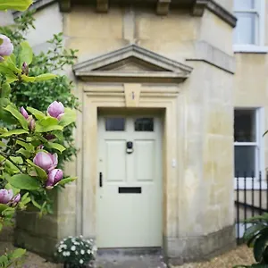 Percy Place Apartment